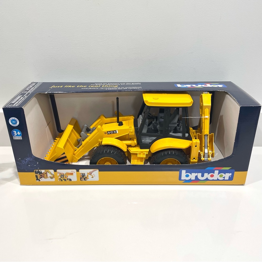 NEW Bruder 02428 JCB 4CX Backhoe Loader Construction Toy Vehicle